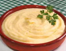 Descubre la auténtica gastronomía de Kenia con nuestro delicioso Irio: el puré de guisantes y papas que te transportará al corazón de África